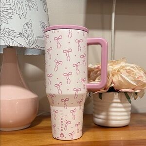 Hydrojug Traveler “Pretty Please” bows 40oz